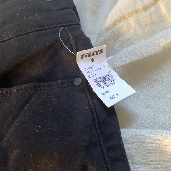 slightly flared black jeans - Picture 2 of 4